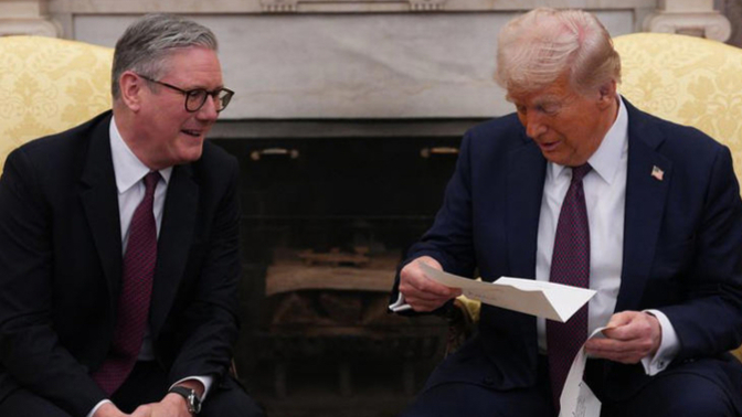 Does Donald Trump struggle with reading?