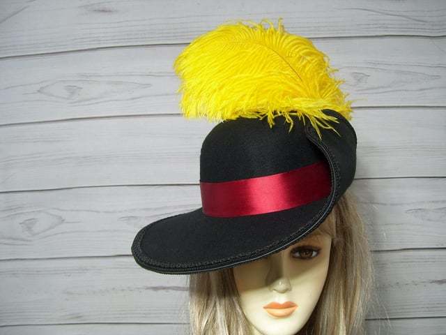 Would you wear a Puss in Boots hat? ?