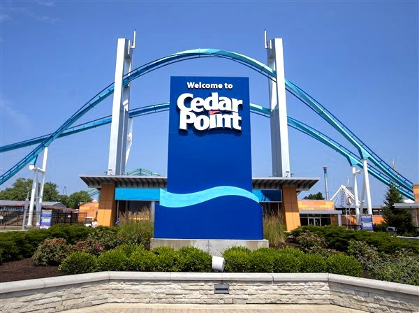 Do you prefer beaches or amusement parks?