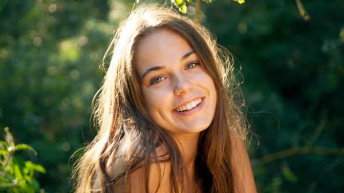 Would you be jealous if a beautiful girl smiled at your lover?