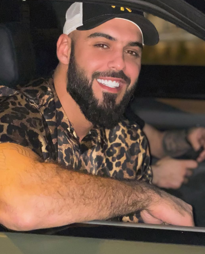 Girls, do you like beard on man?