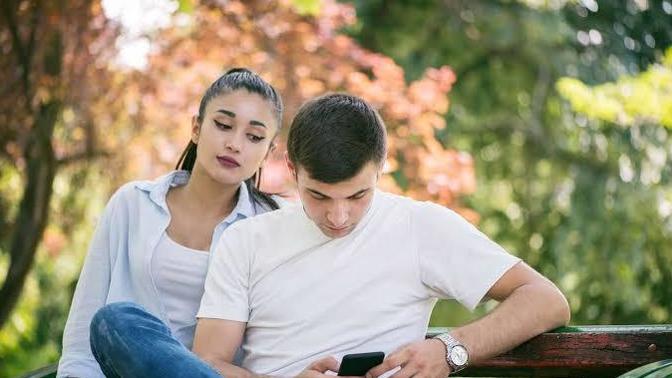 How do you find out if a guy is playing you?
