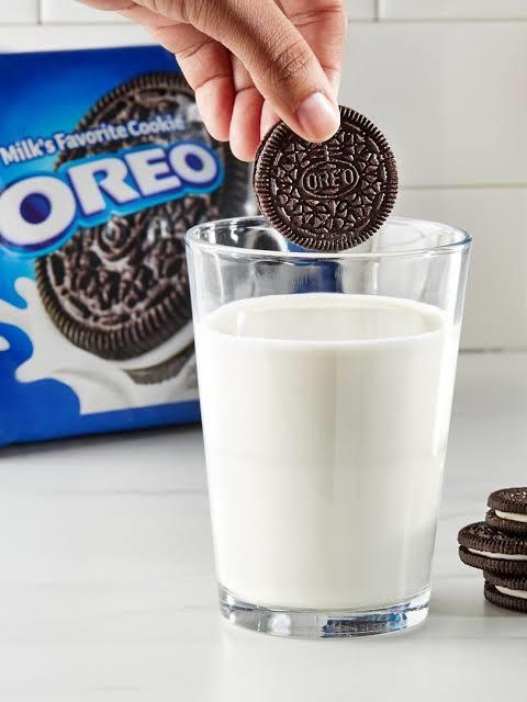 What's your favorite thing to dip in milk?