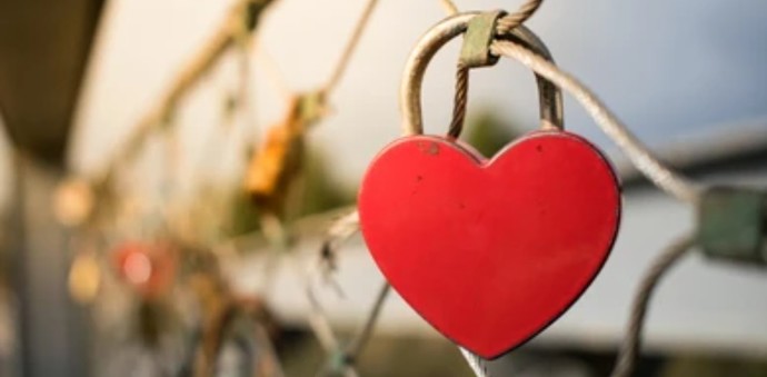 Is it unreasonable for people to desire others outside of their marriage and still be completely loyal? Is this more common in men, women, or neither?
