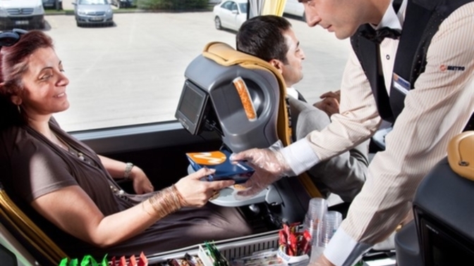 Are there refreshments on bus trips in the US?