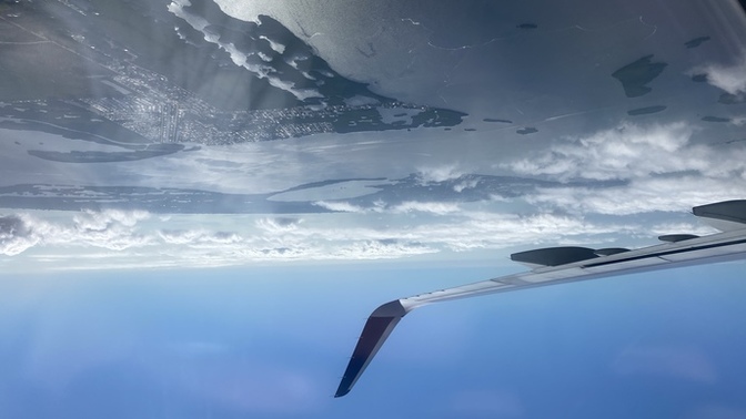 Do you like flying on airplanes? ✈️?
