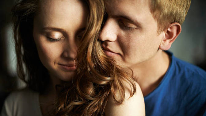 What scent makes guys crave women more?
