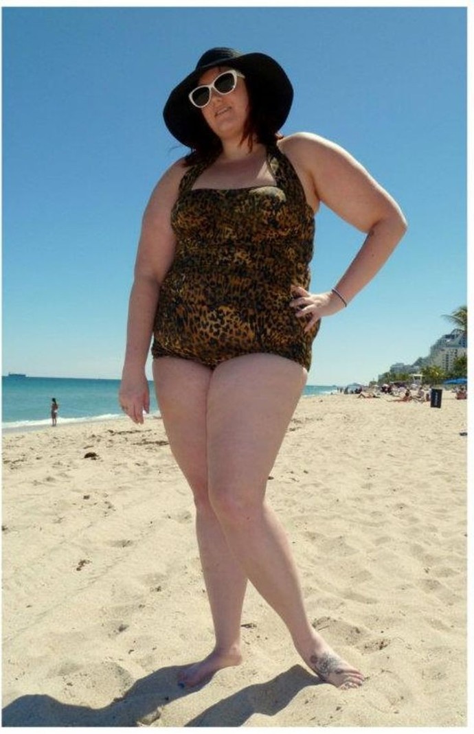 Guys would you date a fat, mid, taller, wealthy, high educated woman or a poor, shorter, less educated, pretty woman?