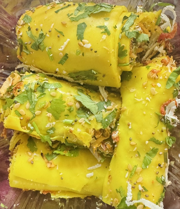 Would you eat this khandvi with coconut filling inside?