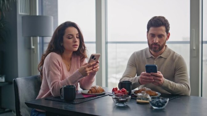 How important is texting in a relationship? Do you expect daily communication?