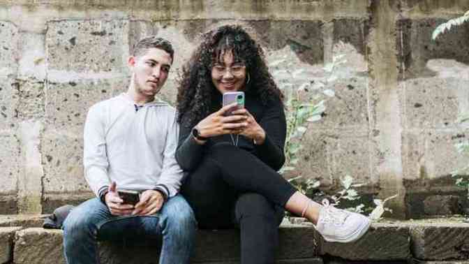 Is it wrong for you NOT to want your boyfriend/girlfriend to have contact with a recent ex that was long term?