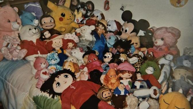 What was your favorite plushie/stuffed animal growing up?