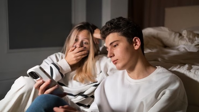 Can I guy really be in love with a woman but cheat on her?
