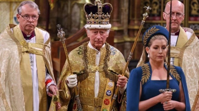 WWhat do you think of Monarchy?