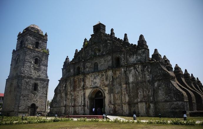 Do you prefer greyish or brownish concrete on architectures?