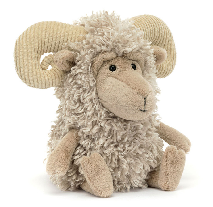 Who makes the cuter plush toys - 🇬🇧 British  or 🇺🇸 Americans ?