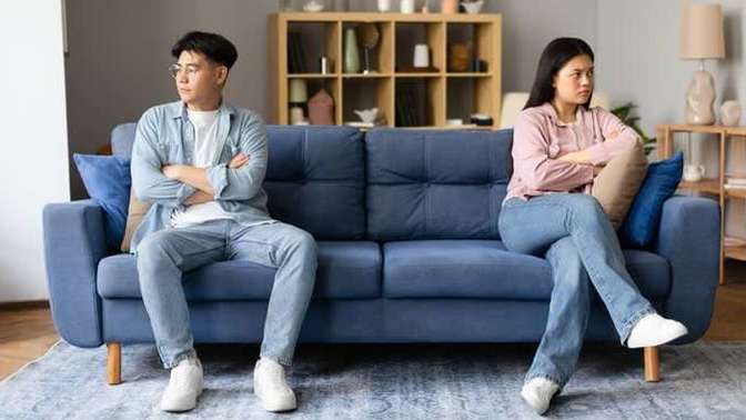 Boyfriend doesn’t touch me anymore. Is this normal in a long-term relationship?