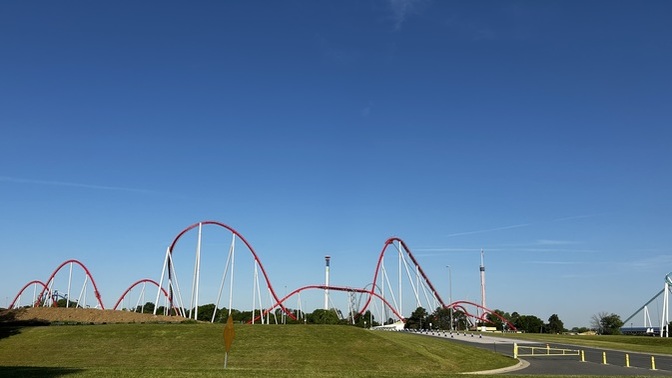 What’s your favorite theme park and ride?