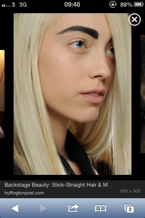 What's with this no eyebrows trend? Don't girls realize they look like a psychopath without eyebrows?