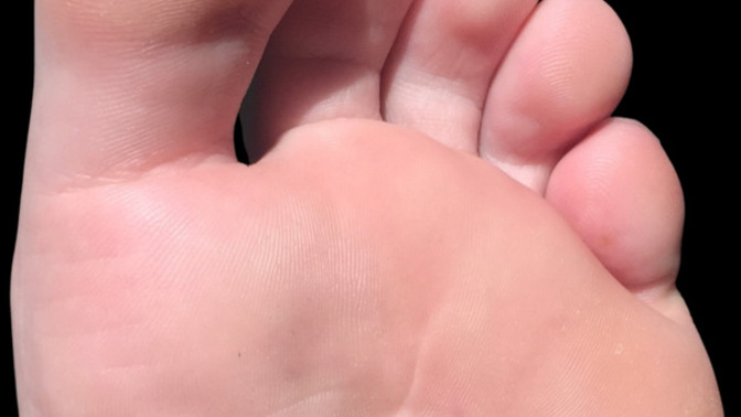 Vans sneakers owners do you have wide or narrow foot?