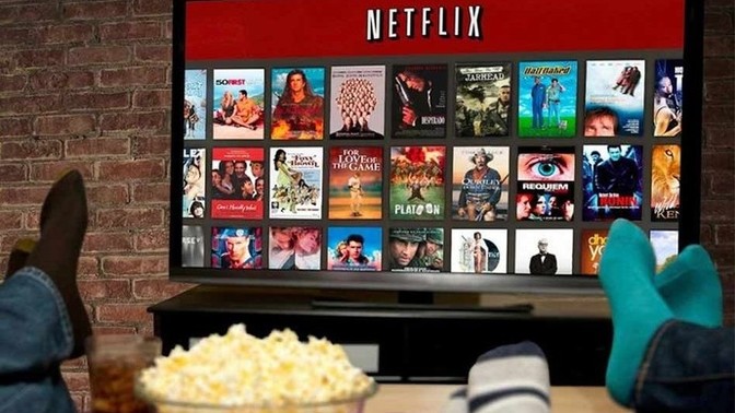 Does anyone go to movie theaters anymore? Which do you prefer, Netflix or movie theater🍿🍬🍭🍫?