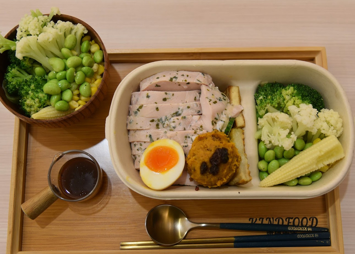 On average how often do you eat at a fast food restaurant or order a takeaway?
