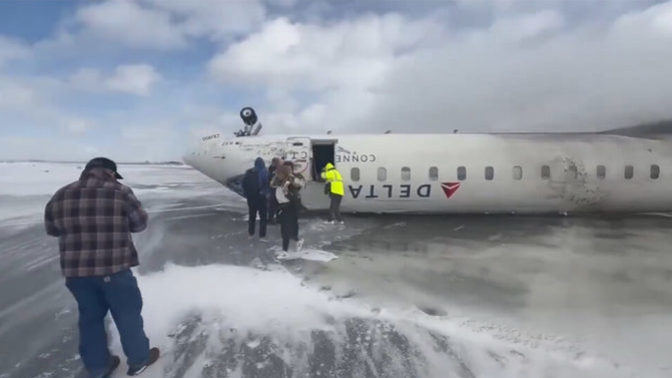 Should airline passengers be trained for emergency situations?