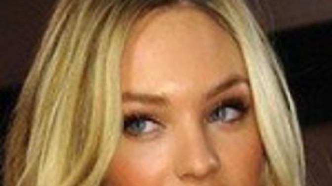 Do you find side parts more attractive than middle parts?