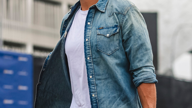 People who wear hats backwards look stupid. Agree or disagree?