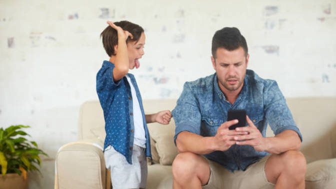 What is the downside to dating a single mother?
