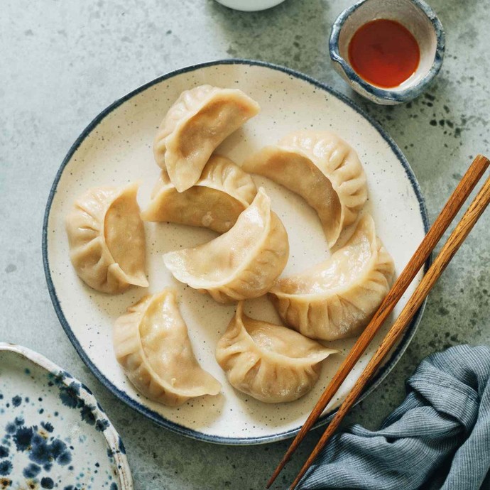 Should dumplings be crispy or fluffy?