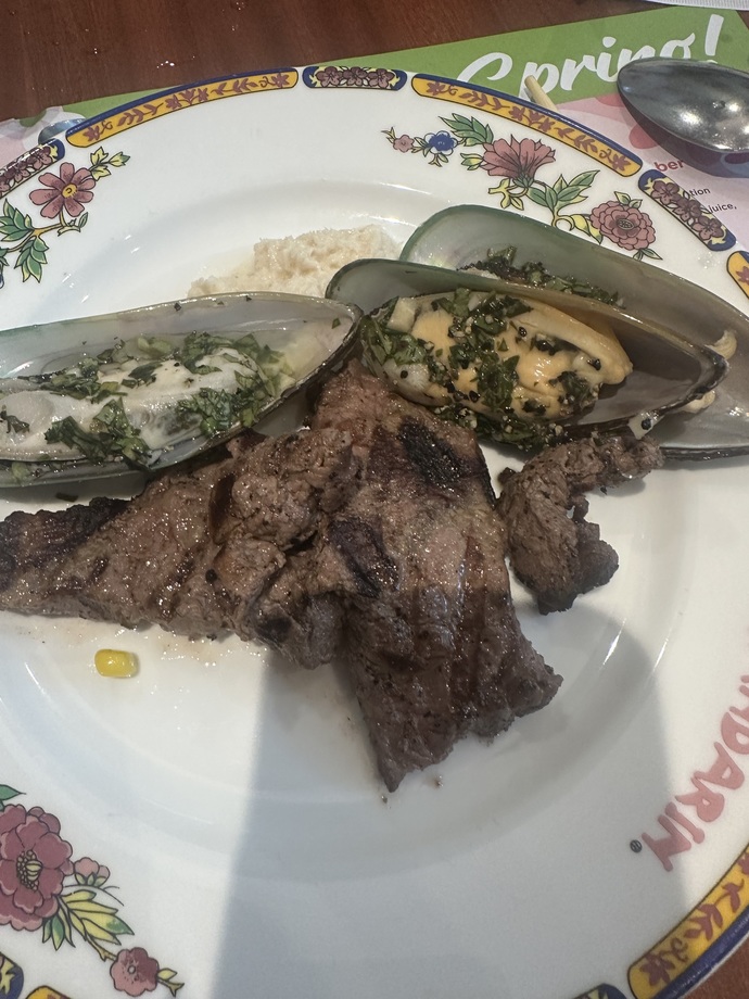 I went to the buffet today. How does the food look?