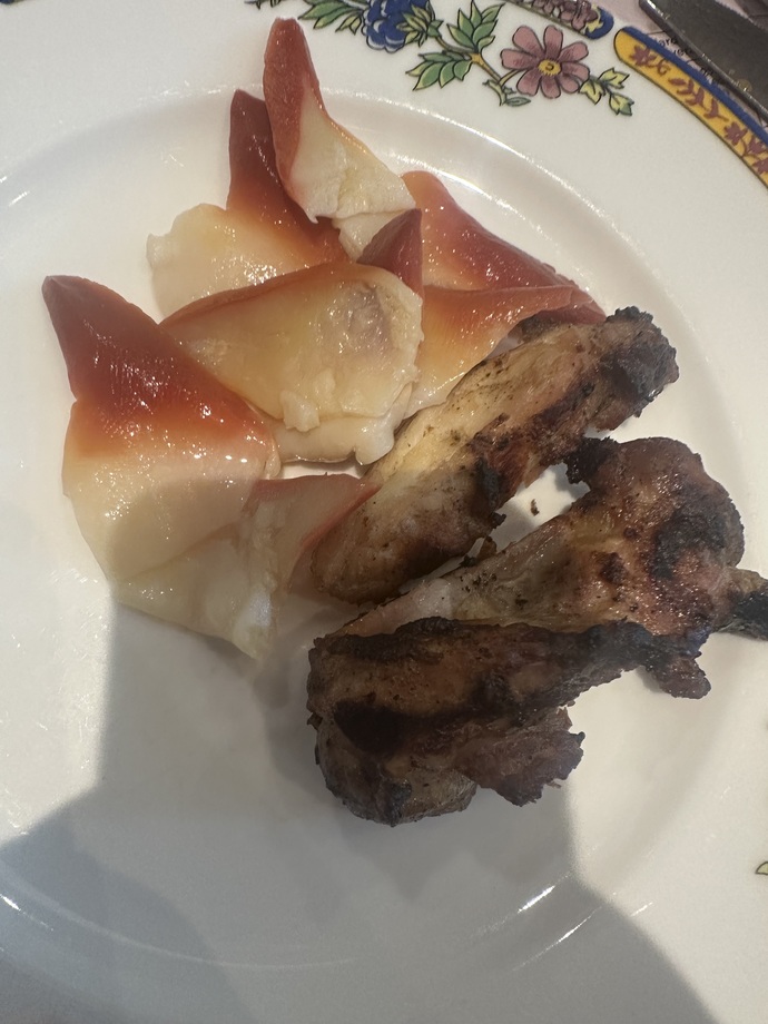 I went to the buffet today. How does the food look?