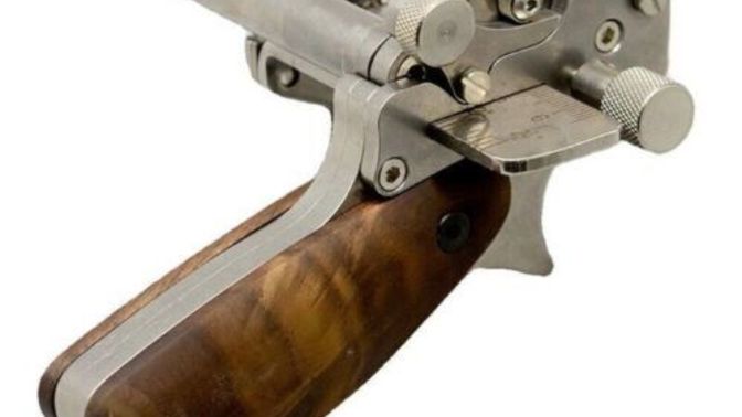 Why is the gun barrell on this gun pointing sideways?