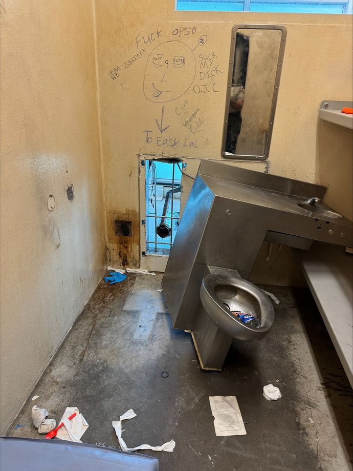 What are your thoughts on the 10 inmates escaped from prison in New Orleans?