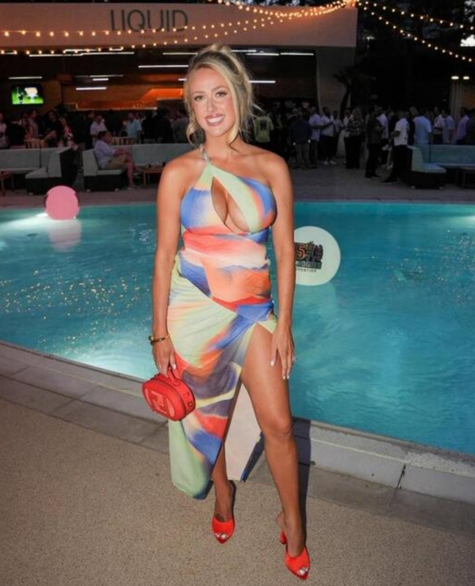 Do you like this dress?