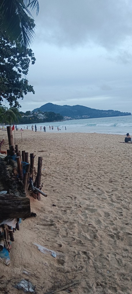 This is Surin beach in Phuket Thailand , I love this spot and this view.. Im fortunate to be here for a few days. What are your favorite places?
