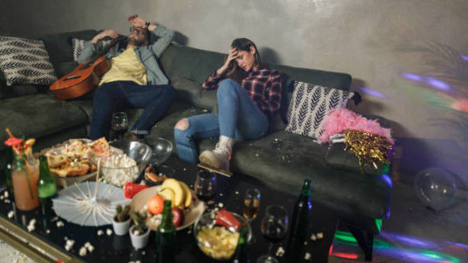 Your date invites you over to their place and it's a mess - do you judge?