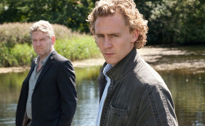 Anyone here who is equally into fantasy and noir/crime thrillers?