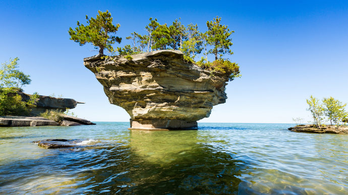 Tourists and locals, whats your favorite Great Lake?
