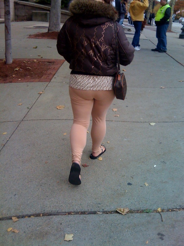What do you think about nude leggings? Are they a fashion crime?