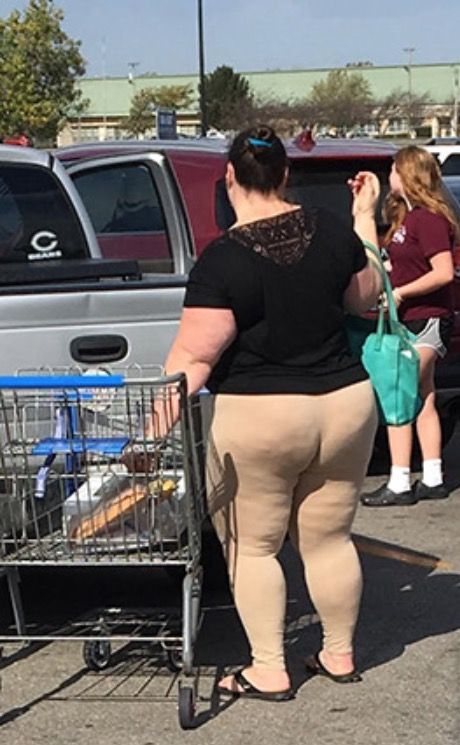 What do you think about nude leggings? Are they a fashion crime?