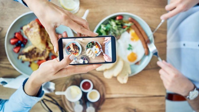 Is taking photos of your food dumb?