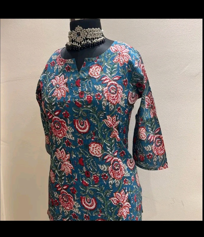 Which top looks good for casual wear?