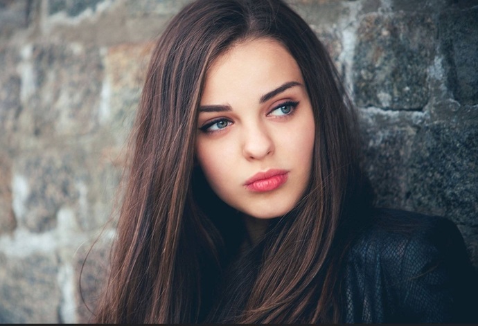 What attracts you the most in a woman?