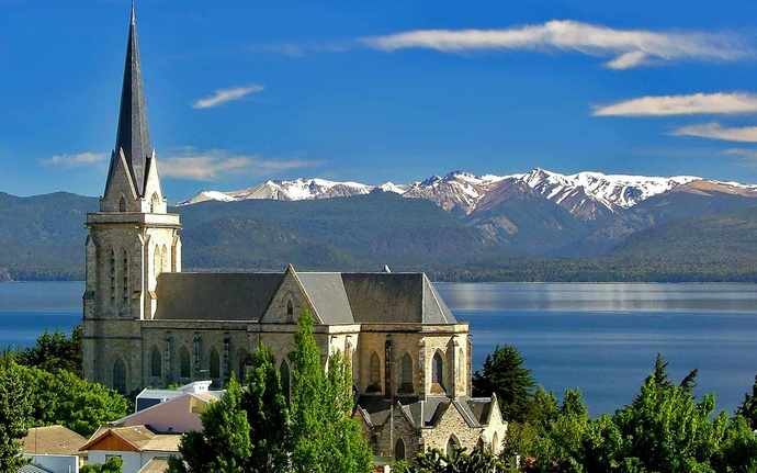 Which Latin American country has the most European/Spanish architecture?
