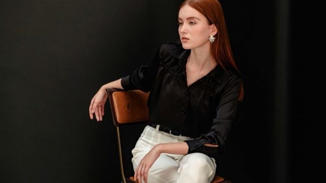 What’s a gesture or behavior that instantly makes a girl seem classy?