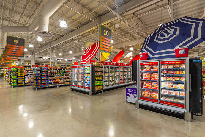 Which grocery store would you prefer to support?