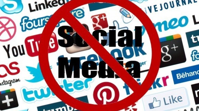 People that are in relationships should stay off of social media as much as possible, Agree or Disagree?