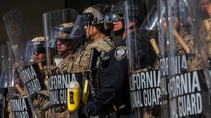 Trumps National guard babysat by LAPD as completely unaware what do to. Again. Bored.